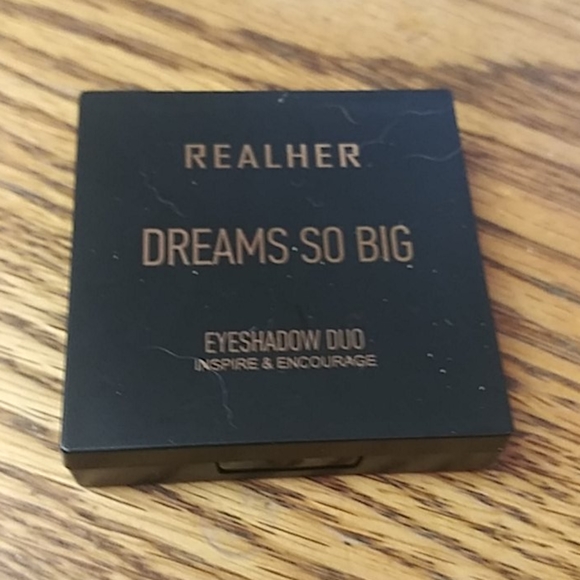 PICK 5 FOR 25 REALHER DREAMS SO BIG EYESHADOW DUO - Picture 2 of 5